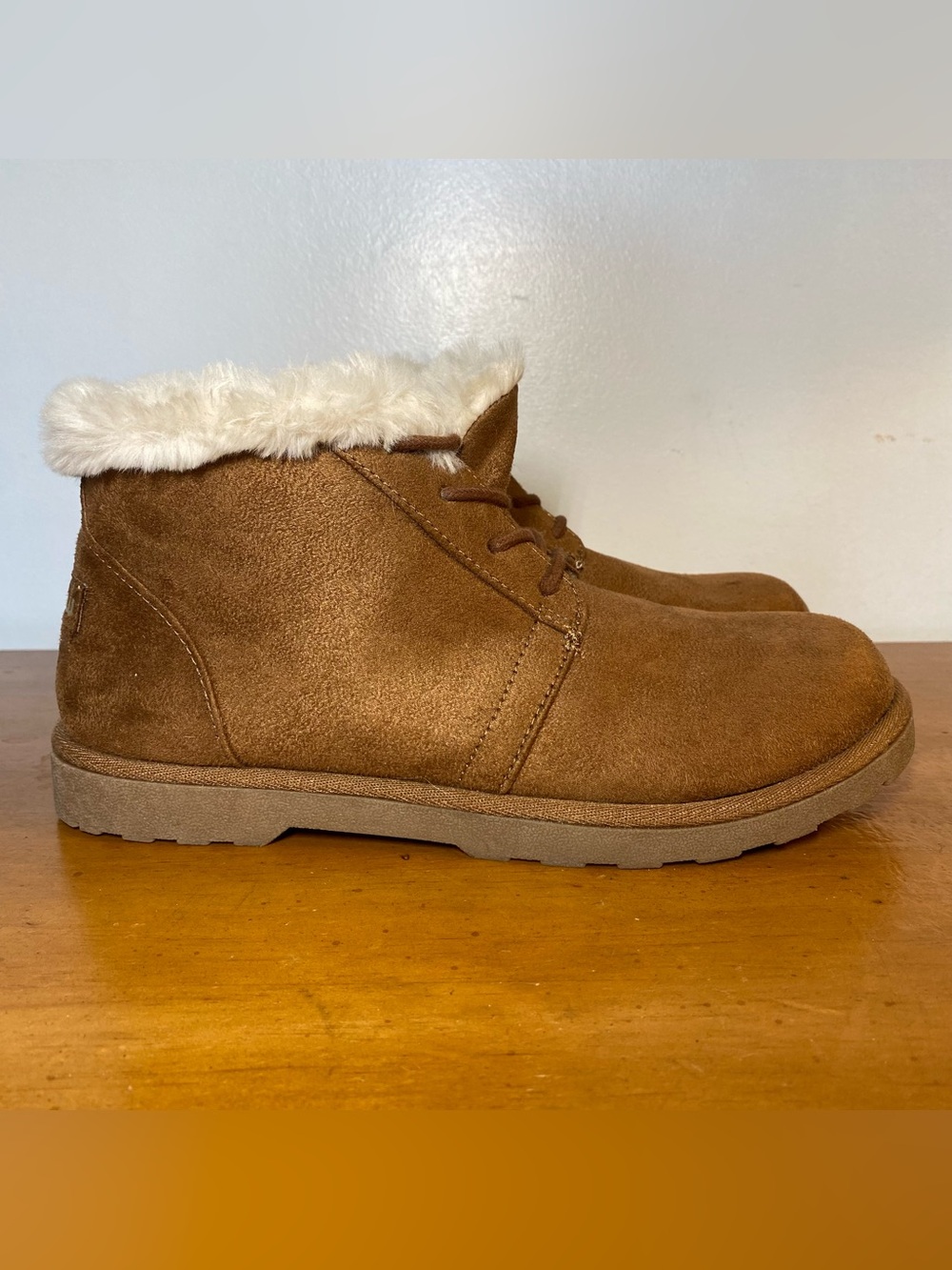 Makalu Women’s Size 8.5 California Boots Faux Fur Brown Tan Flat Lace Up